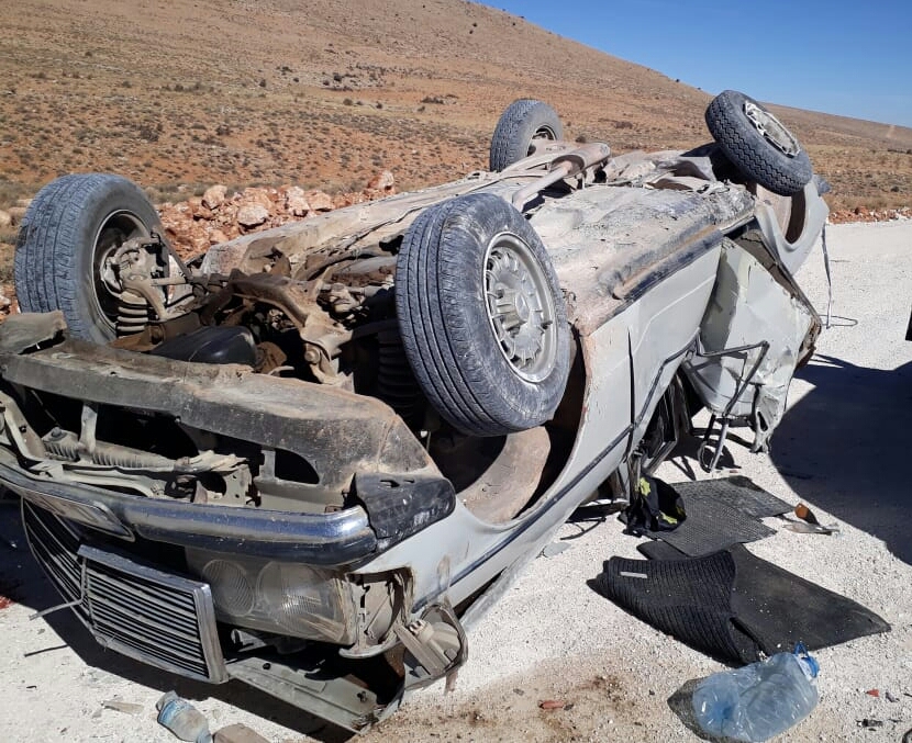 سيارة المرسيدس بعد انقلابها على طريق حام - طفيل الجردية