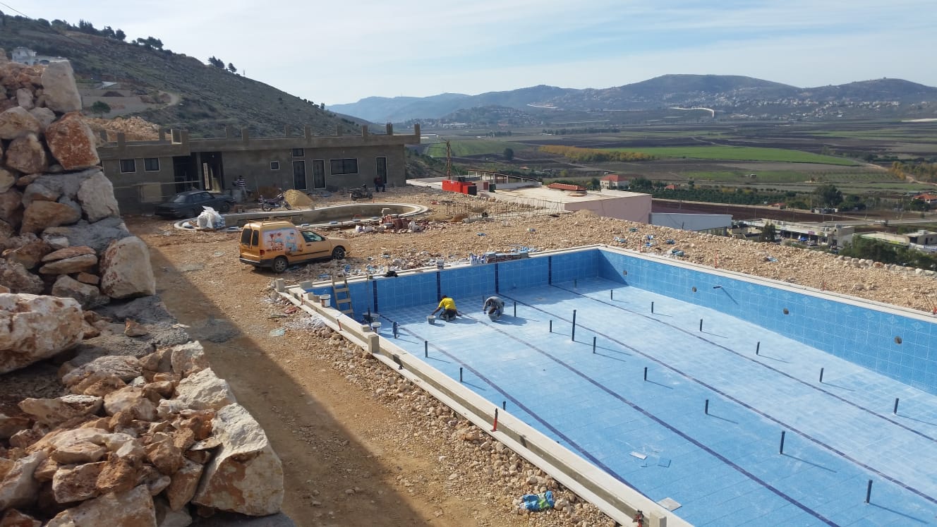 العمل جاري على قدم وساق في المنتجع