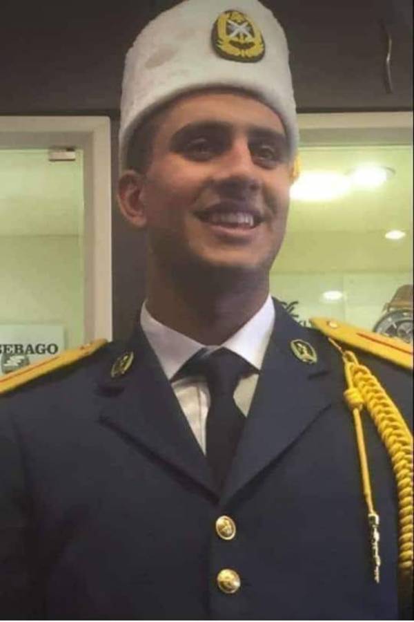 رحل كريستيان قبل ان يُفرح والديه برؤية النجوم على كتفيه، ليصبح هو نجمة في السماء