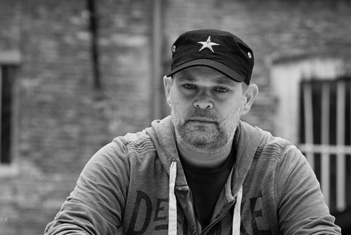 زعماء وسياسيون ونواب ووزراء وقضاة وإعلاميون تجنّدوا خدمةً للمصرفي الشاب، ونجحوا في «فك أسر» خليل