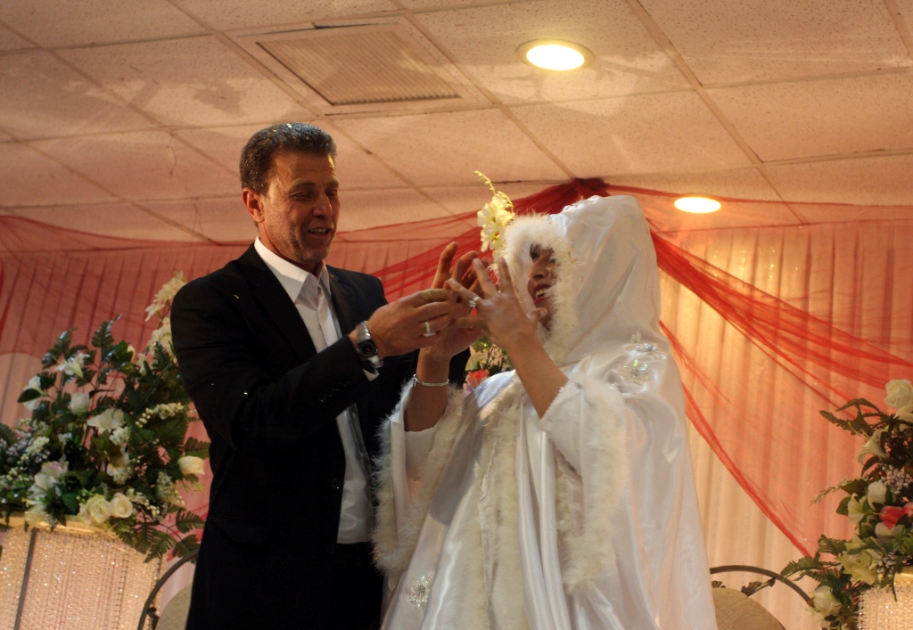 قالت الوالدة لابنها في وصيتها: «ليت إيمان نافع تكون من نصيبك يا نائل!» (أي بي أيه )