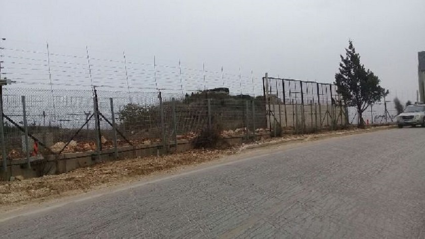 استنفار لجنود العدو بعد اجتياز علي للسياج التقني في كفركلا