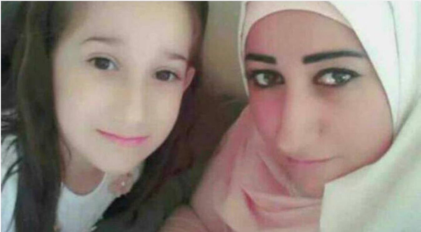 زينب عمار وطفلتها سالي