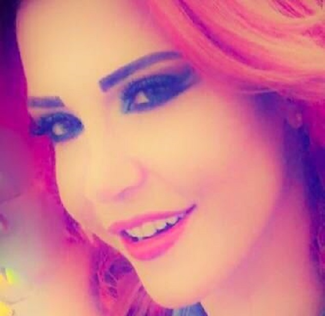 الفنانة التشكيلية والباحثة، الشاعرة والأستاذة الجامعية سوزان شكرون غزاوي