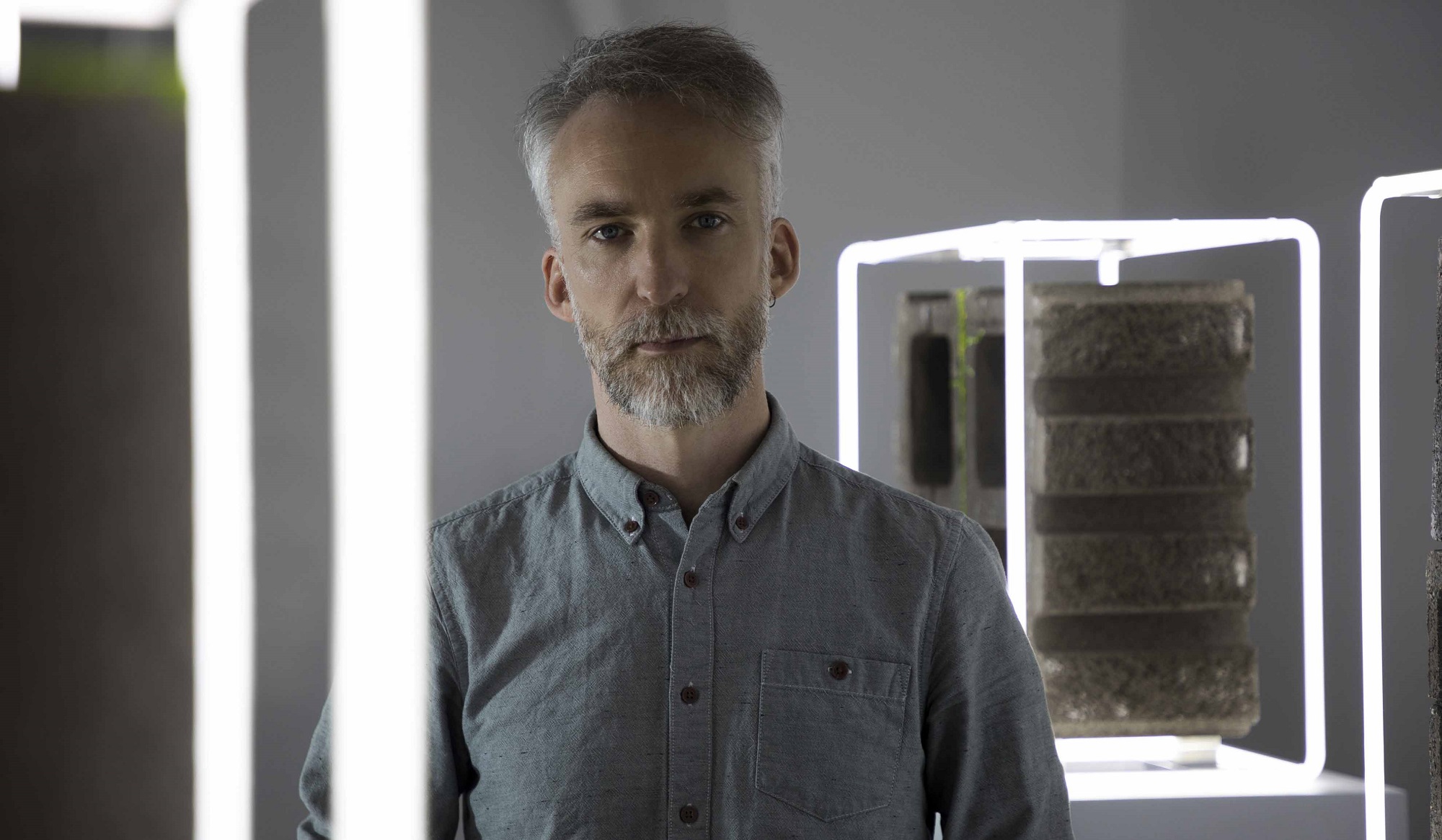 الفنان البريطاني نثانييل راكو  (Photo courtesy Letitia Art Gallery) Nathaniel Rackowe