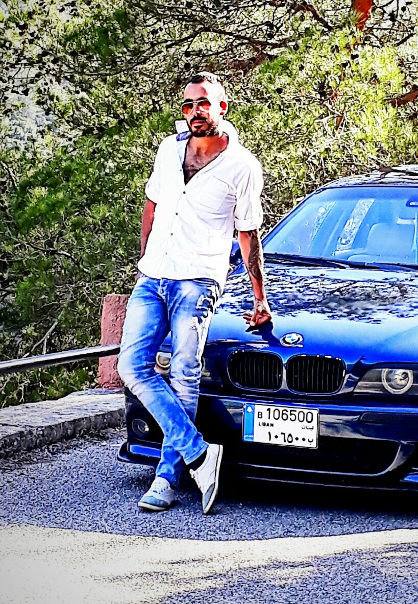 الشاب حسين شحادة