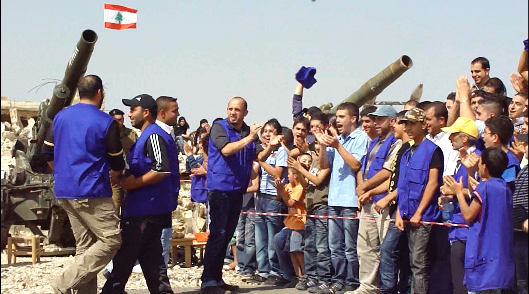 يصفقون لحسن وربيع