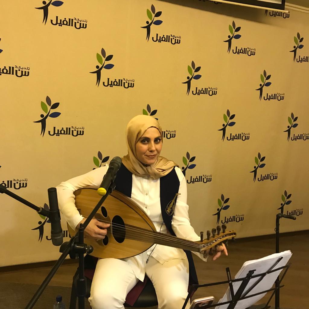 الفنانة الاصيلة هناء شرانق تشدو غناء وعزفا هلى العود