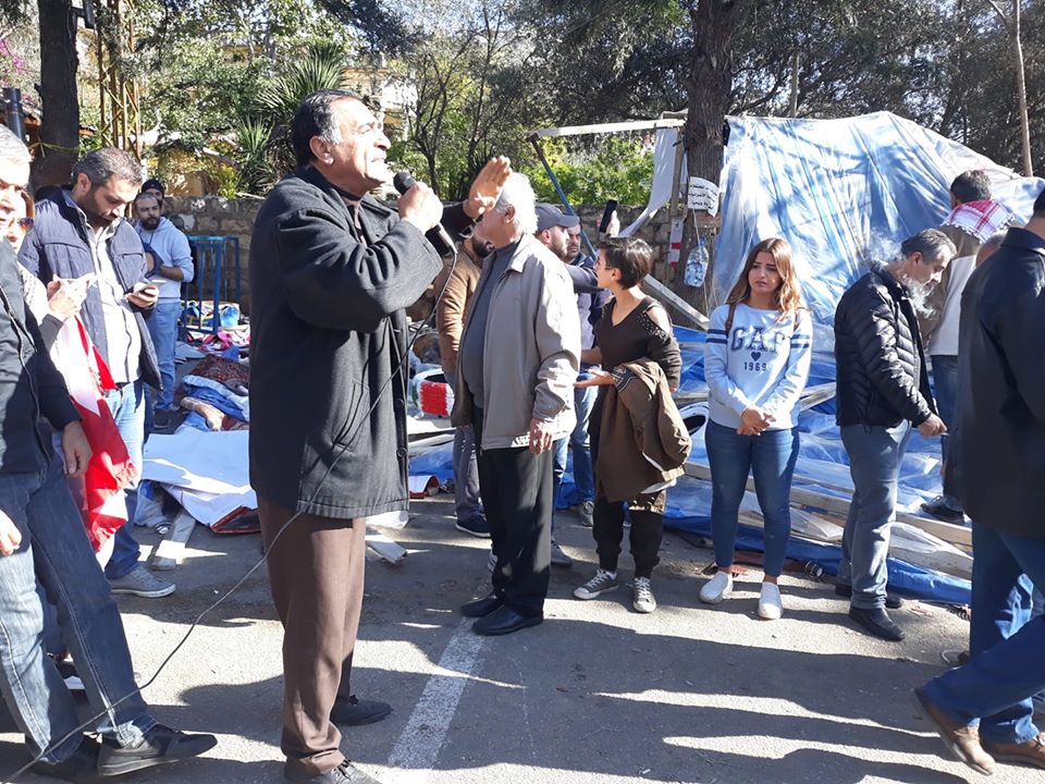 اعتصام في النبطية احتجاجا على تحطيم الخيم