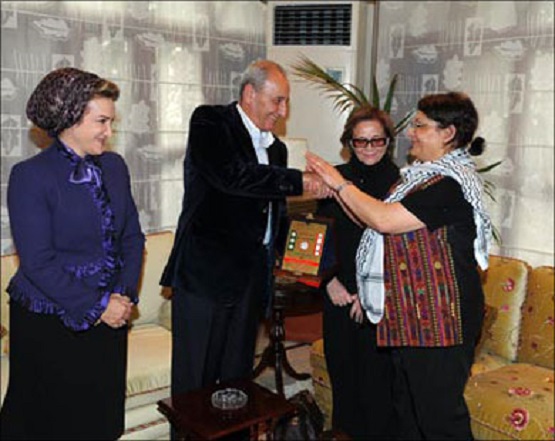 المناضلتان ليلى خالد وجميلة بوحيرد مع الرئيس برّي