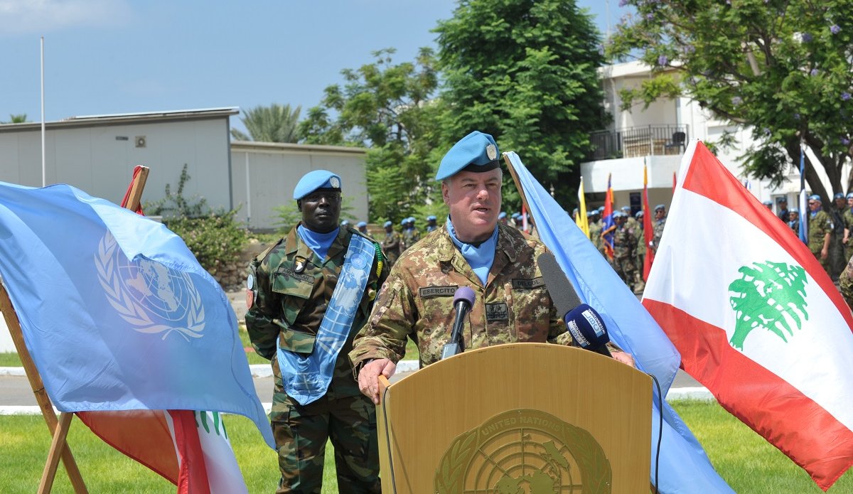 قائد اليونيفيل الجنرال الإيطالي ستيفان دل كول