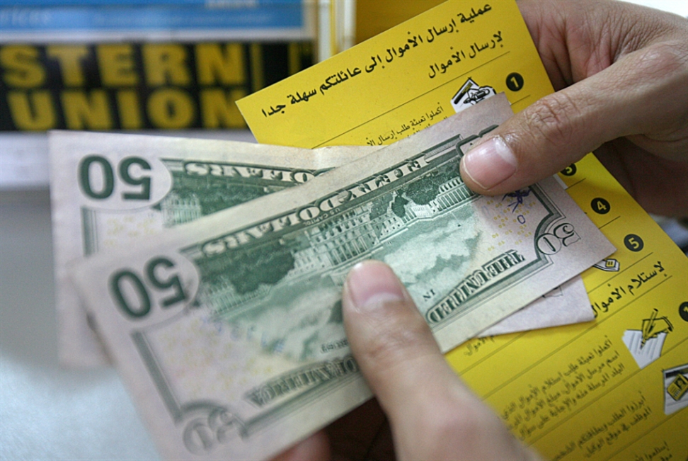 ثمة ندرة في الدولارات المتوافرة في السوق بسبب الهندسات المالية (مروان طحطح)