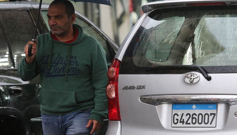 من أصل نحو 500 طلب لتبديل لوحات السيارات، تعرقل 77 طلباً فقط (علي علوش)