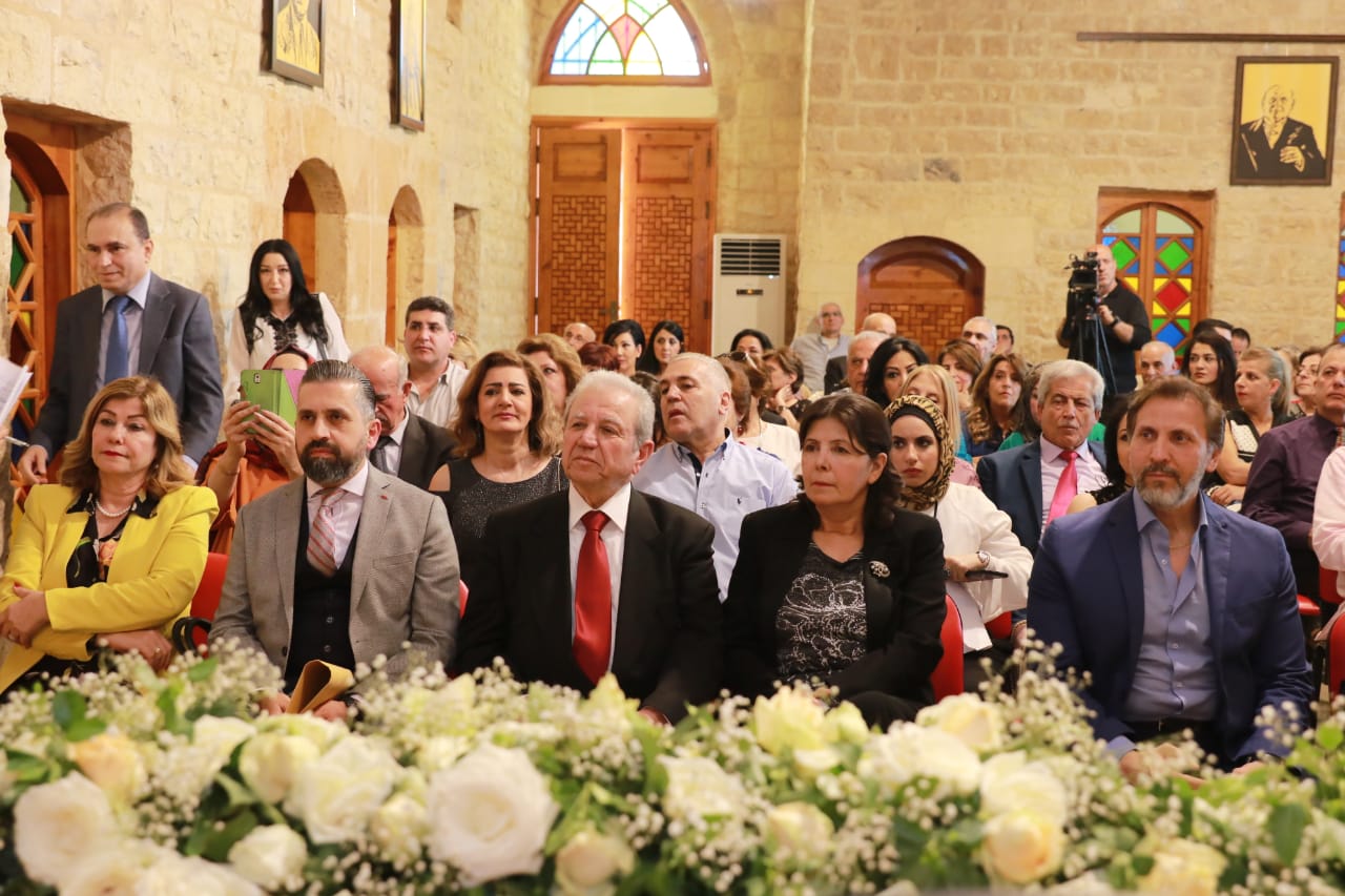 جانبً من مقدمة الحضور