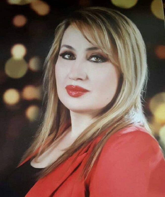 فريال فياض هي الجميلة التي ترسم صورتها في تفاصيل لوحتها وتطبع روحها في مسامات ألوانها وأعمالها