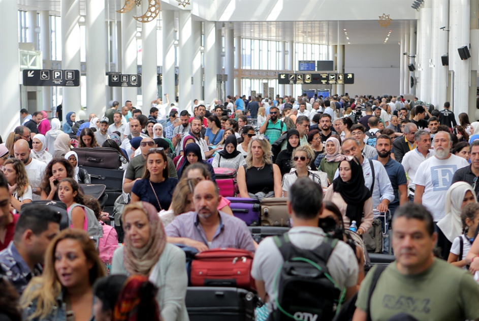 تُقدّم الـ«SIM 24» للأجانب، وتُلغى الشريحة تلقائياً حين يُغادر من فعّلها (هيثم الموسوي)