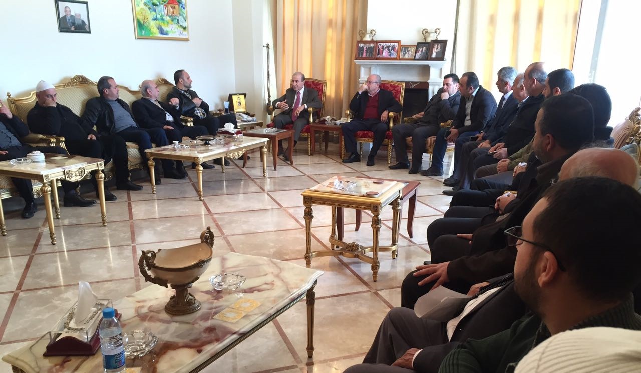 اللجنة المركزية المكلفة متابعة ملف دعم زيت الزيتون في منطقتي حاصبيا ومرجعيون في دارة النائب انور الخليل في زغلا، قضاء حاصبيا - أرشيف