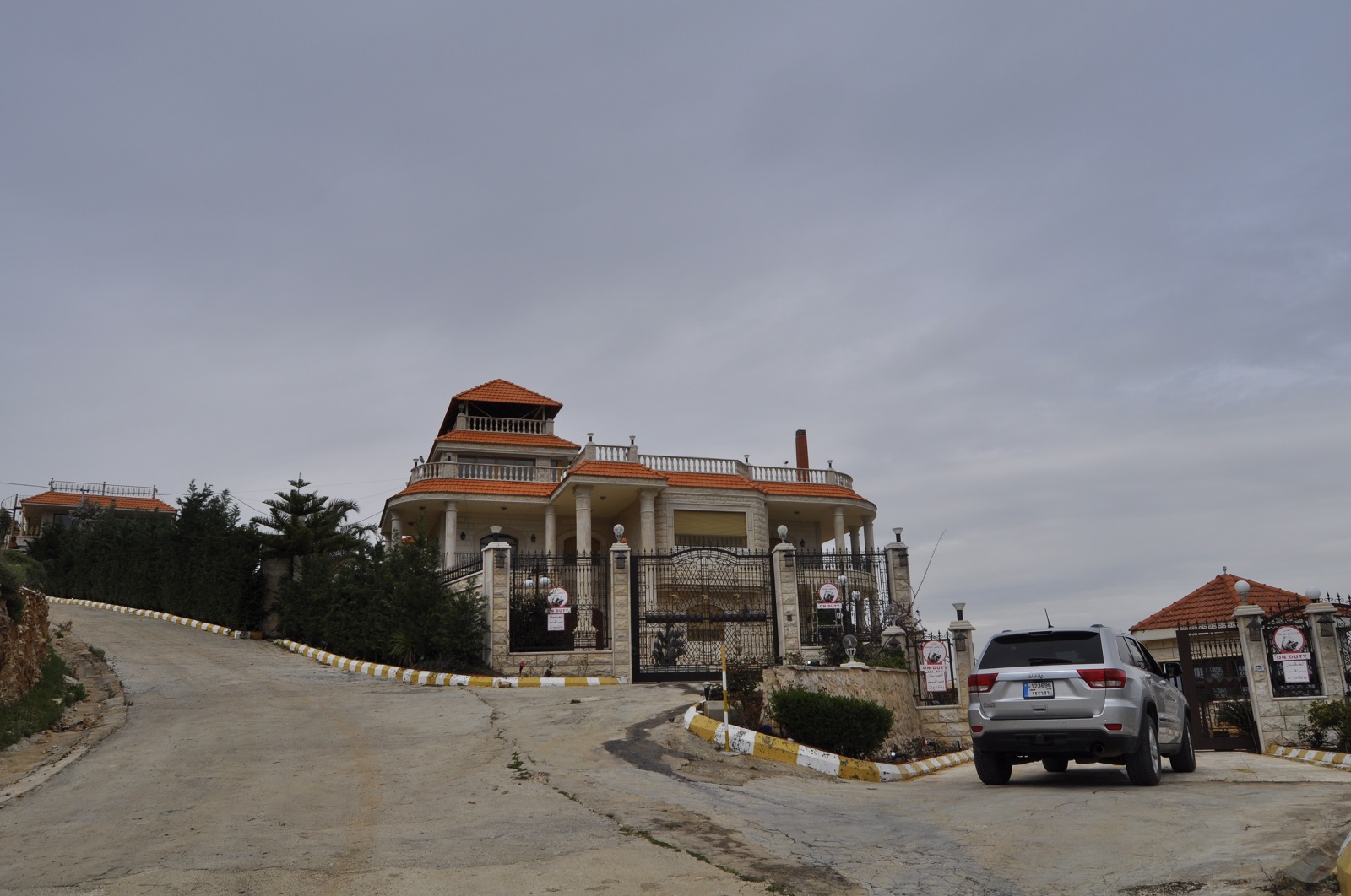 دارة رجل الأعمل محمد الصفاوي في بلدته الخيام