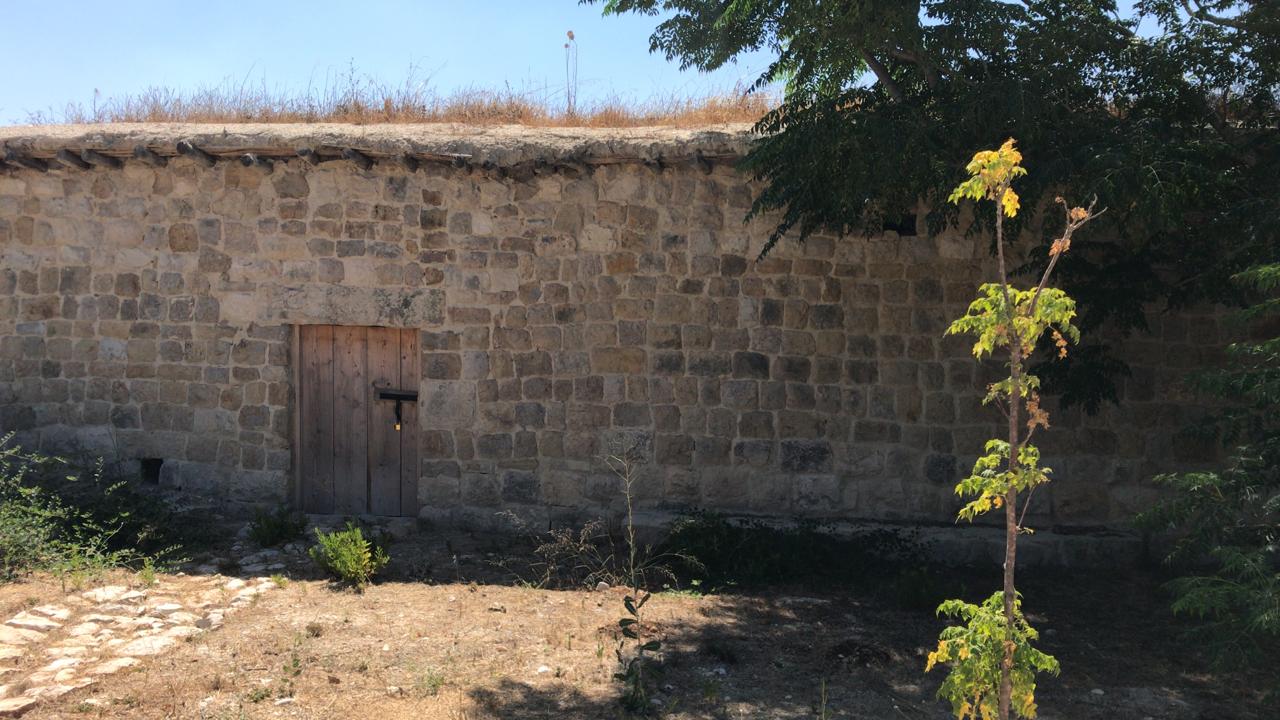 منزل أثري سقفه من تراب