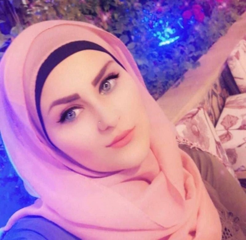 آية العجمي ابنة بلدة مجدل عنجر، الشابة التي أطبقت عامها الثاني والعشرين وحيدة والدتها رحلت في غفلة