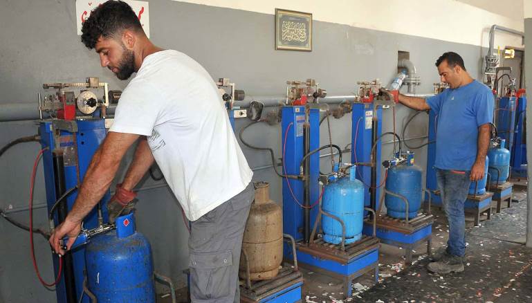 تتعمد الشركات المستوردة في قطاع الغاز خفض المعروض ليتهافت الجميع من دون اعتراض على رفع السعر 