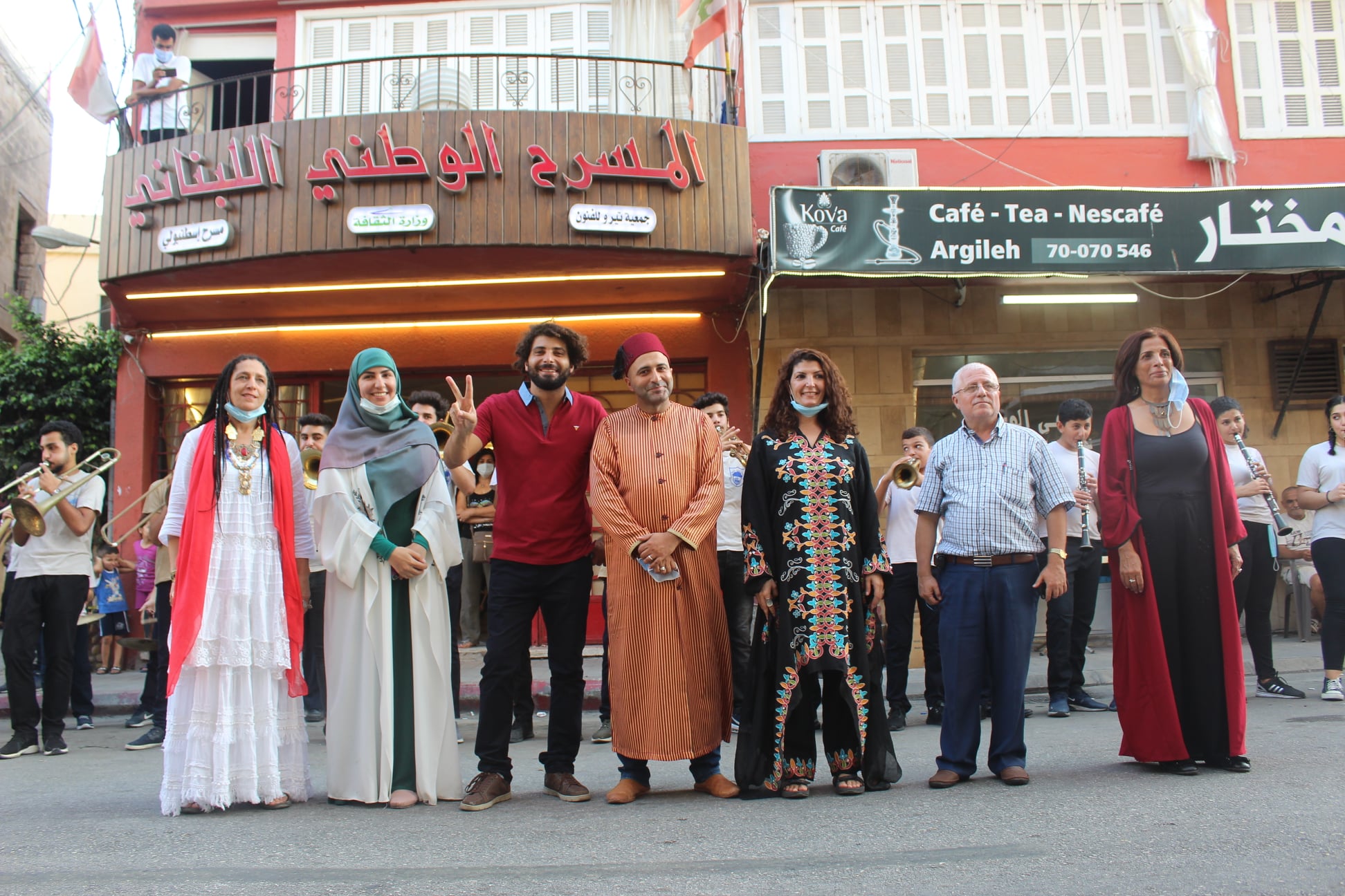 أمام المسرح الوطني اللبناني