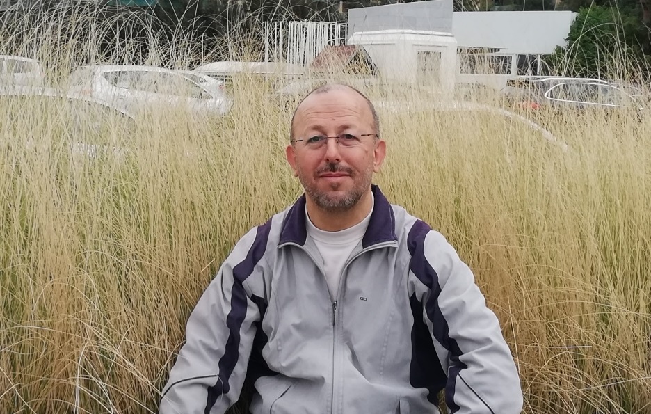 الكاتب المهندس عدنان إبراهيم سمور