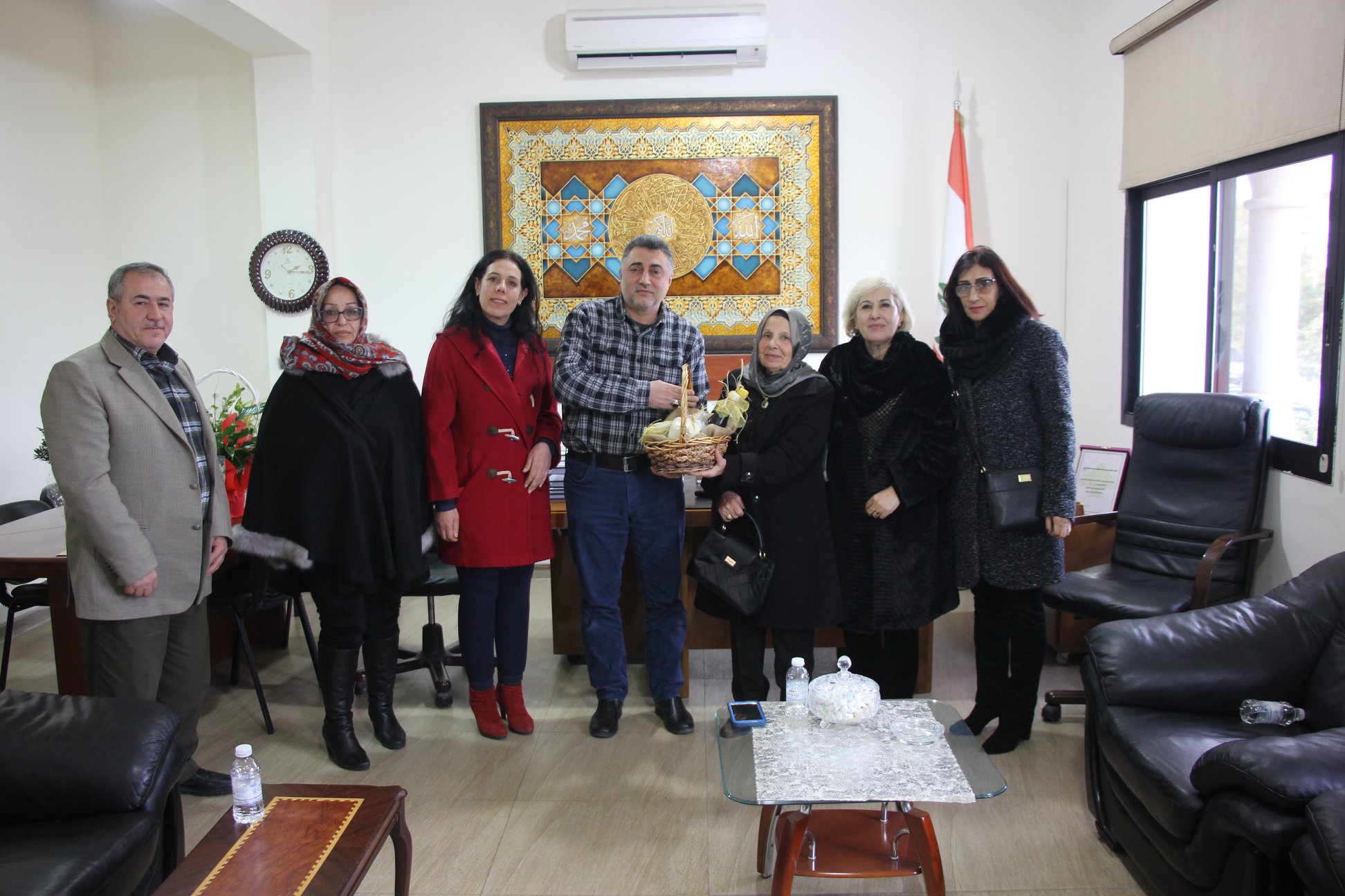 إستقبالات الرئيس للمهنئين (من بين الأخبار الهامة على صفحة بلدية الخيام وخبر رفض المخاطر البيئية والصحّية التي تهدد الخياميين لا يستحق النشر)