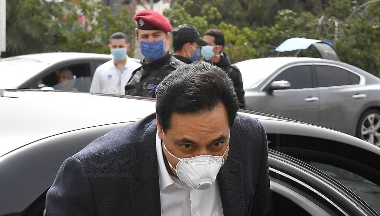 يتجدد الانقسام حول عودة اللبنانيين من الخارج، ويتخذ طابع انقسام إسلامي/مسيحي (عباس سلمان)