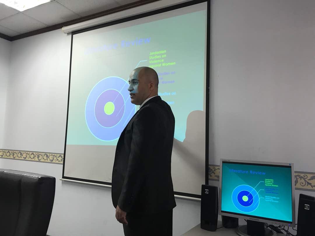 من المناقشة