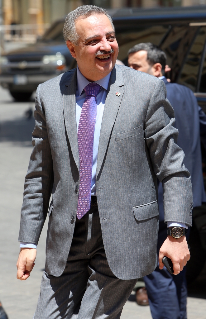 رئيس الحزب الديمقراطي طلال ارسلان