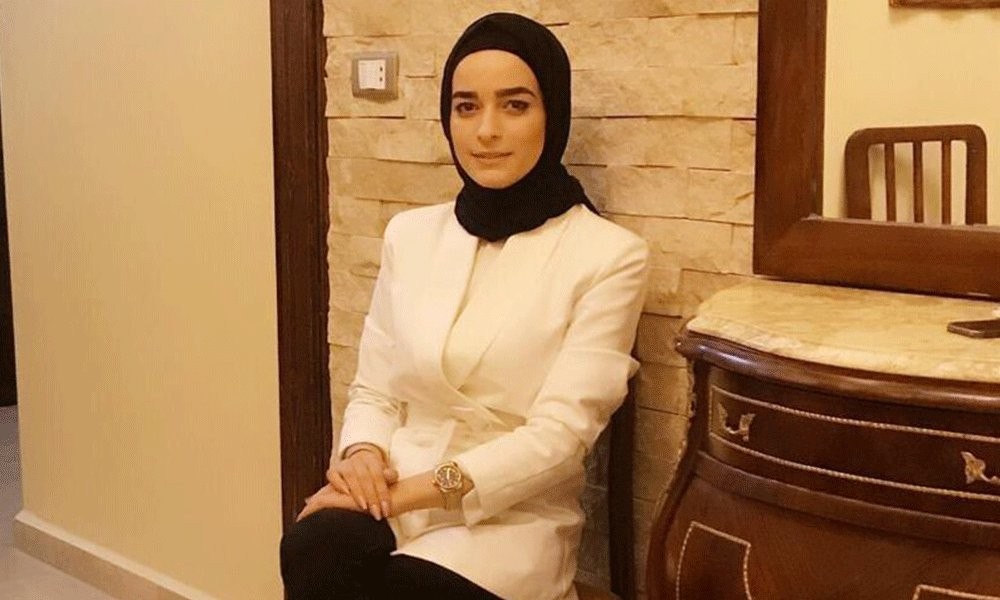 المدّعى عليها كيندا الخطيب، والمتهمة بالتواصل مع عملاء للعدو الصهيوني