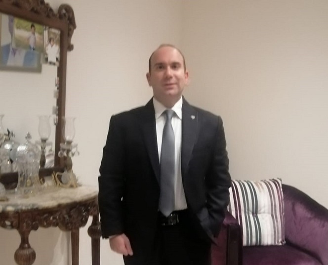 قاضي الأمور المستعجلة الشجاع في النبطية أحمد مزهر