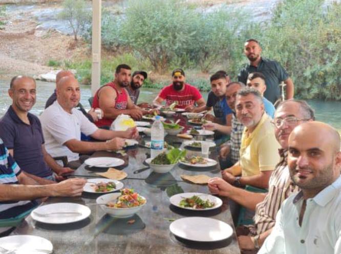 بلدية الخيام تكرّم الشباب الذين عملوا على تنظيم المنصّة لأنهم قاموا بواجبهم