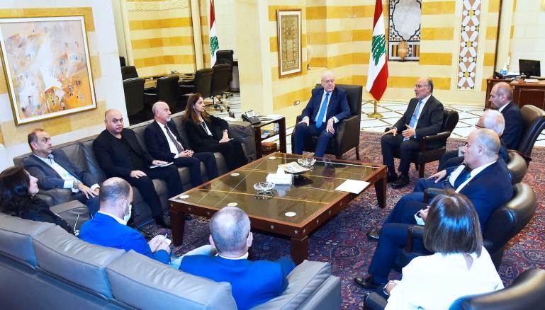 أصيب ميقاتي بصدمة لدى سماعه شرح روابط المعلمين عن مأساتهم اليومية والحياتية (دالاتي ونهرا)