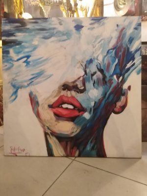 اعتمدت على صناعة ذاتية لمواد وعدة الرسم