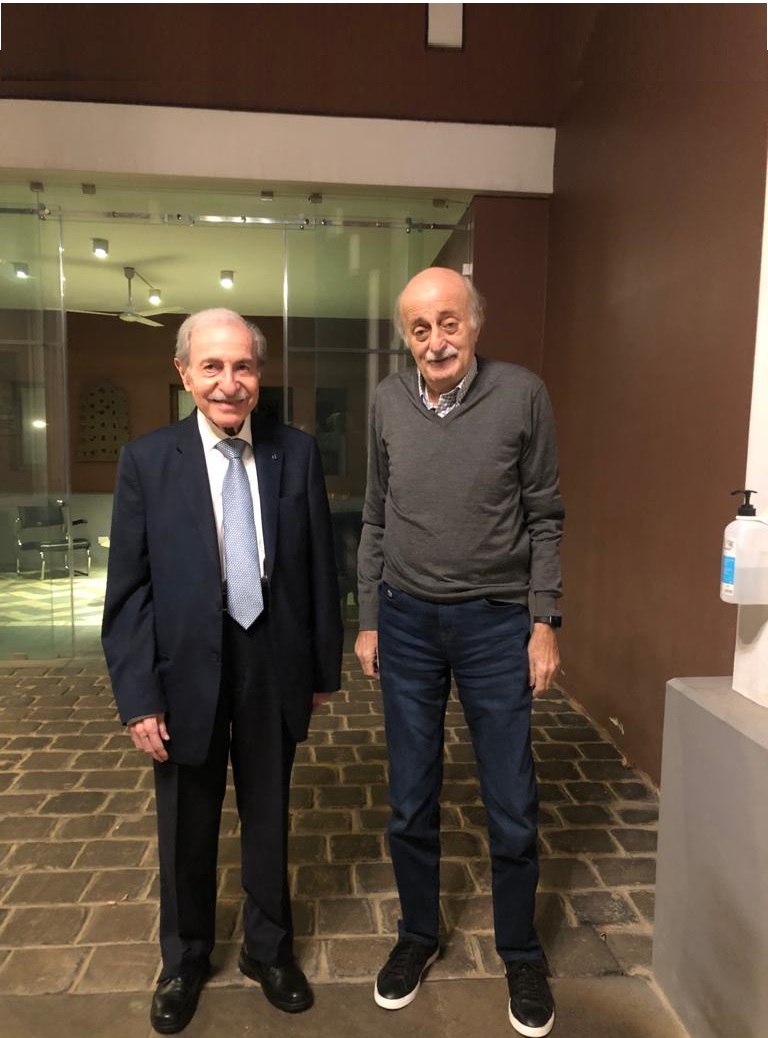 رئيس الحزب التقدمي الاشتراكي وليد جنبلاط  والنائب أنور محمد الخليل 