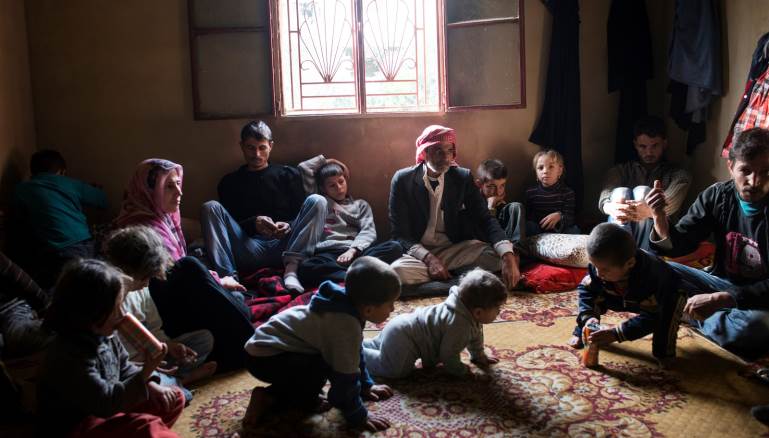 لما الفقر يفوت من الباب.. الحب بيطلع من الشباك