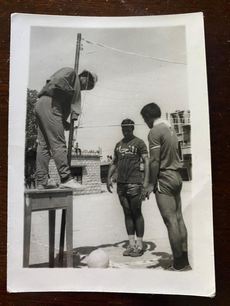 نصب الشباك في الملعب