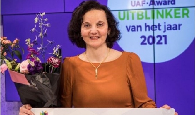 نورهان فازت بالجائزة التي تقدمها مؤسسة UAF