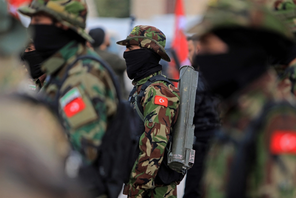 استثمرت التنسيقيات الاستعراض التي أجرته فصائل «الجيش الوطني»، للتأكيد أنه يمثّل توطئة لانطلاق العملية العسكرية (أ ف ب )