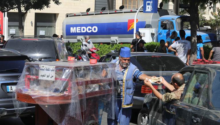 أزمة المحروقات غيَّرَت حياة اللبنانيين (علي علوش)