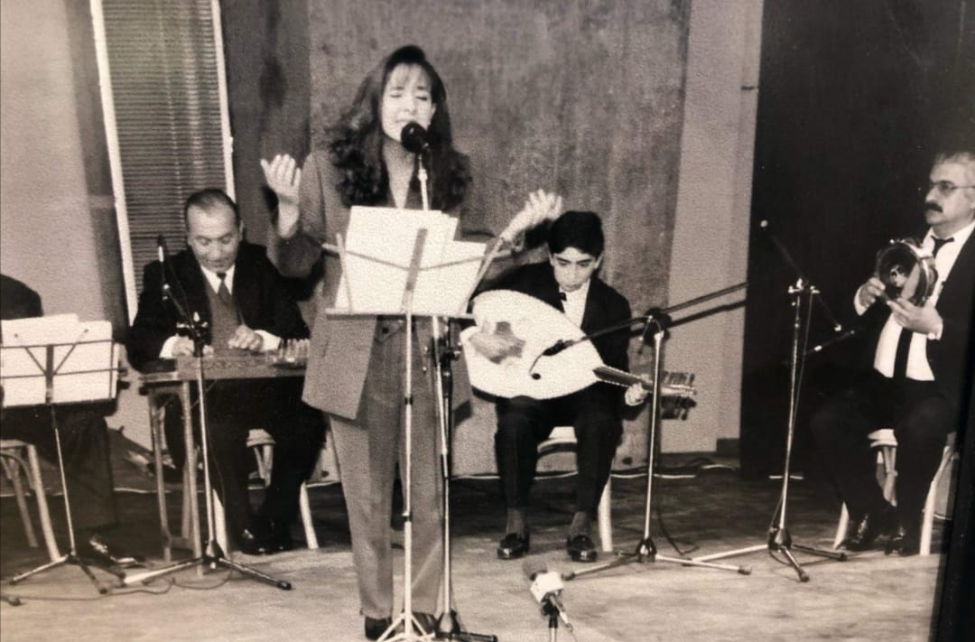 الفنانة ريما كامل خشيش (خلفها سليم سحاب ووالدها)