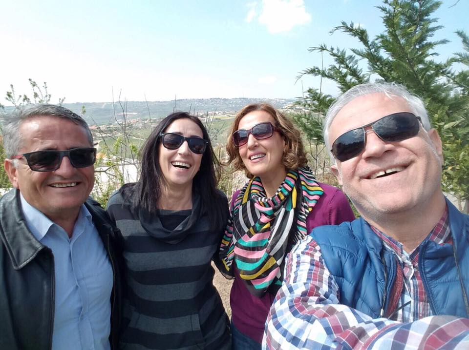 النقيب جمال السعيدي وزوجته والمهندس أسعد رشيدي وزوجته (في الخيام)