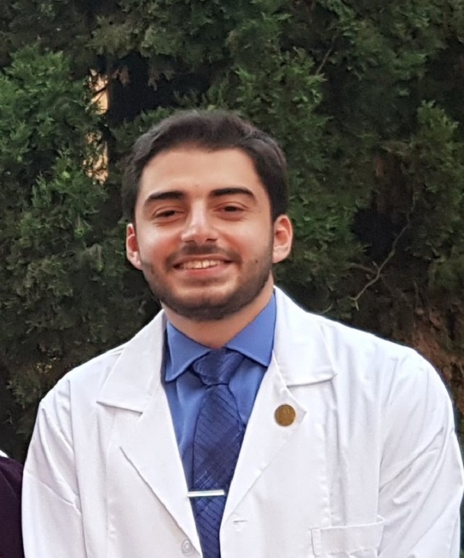 الدكتور حسين، إبن الپروفسور حسّان خشفة - مدير الجامعة اللبنانية الدولية في النبطية، وإبن بلدة جباع في إقليم التفاح