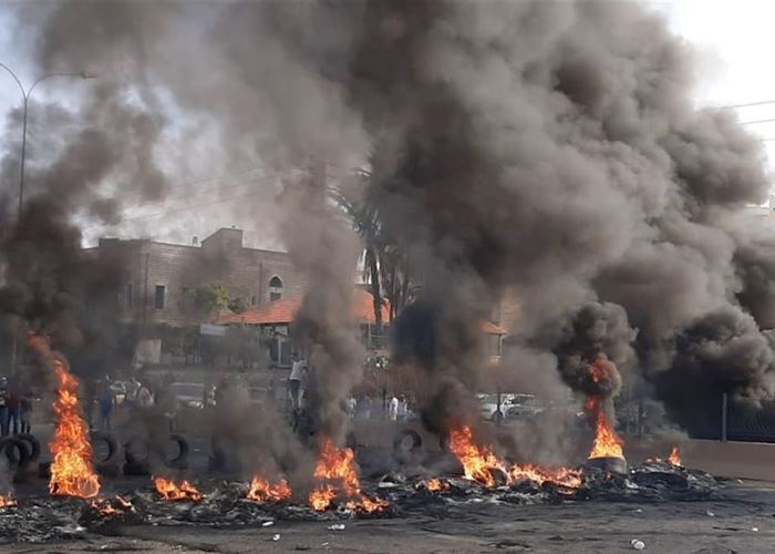 الناس لم تعد تحتمل وبدأت أقفال الطرقات