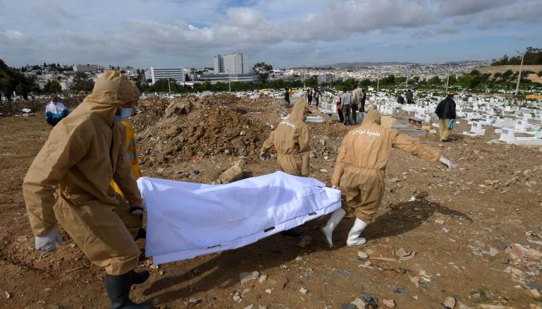 المزيج السام من قومية اللقاح ودبلوماسية اللقاح ستؤدي إلى تآكل الثقة بين الدول (Getty)