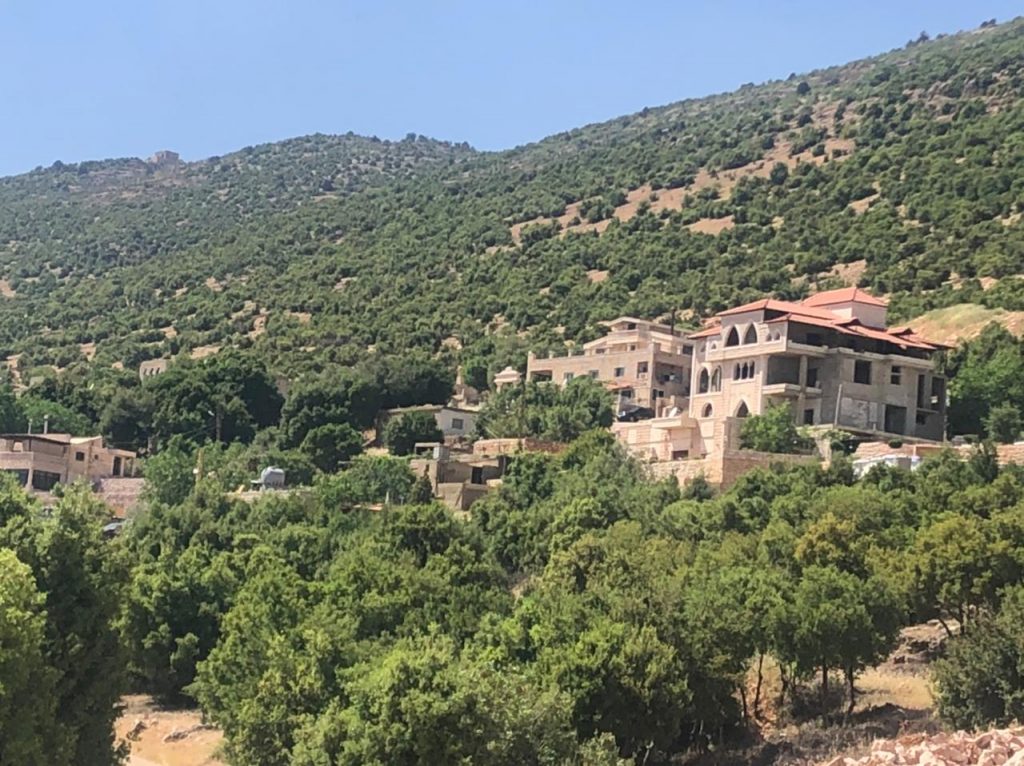 بعض أحياء البلدة