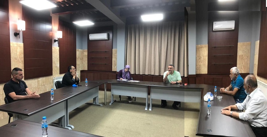 اجتماع رئيس بلدية الخيام مع أصحاب محطات البنزين في البلدة