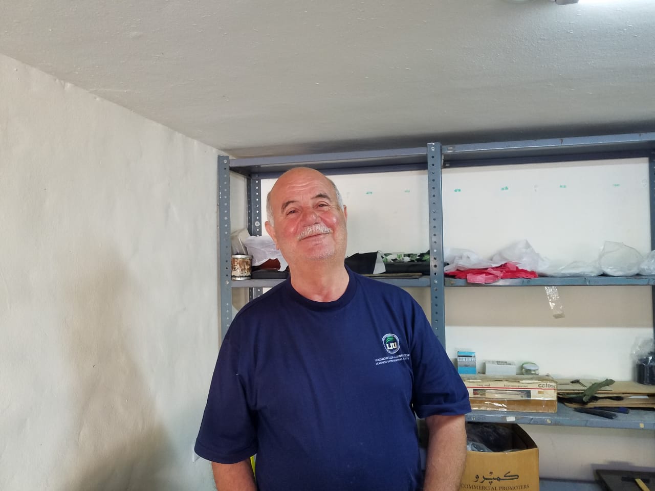 أبو علي عدنان قلوط، في محله الكائن على الشارع الرئيسي  قرب صيدلية الخيام، يستقبل زبائنه طيلة أيام الأسبوع بابتسامته الوديعة